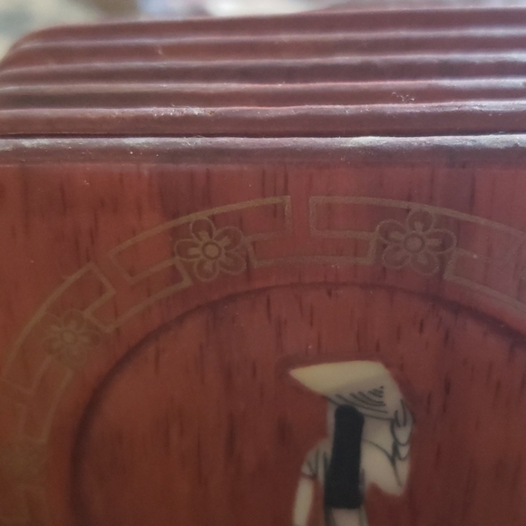 Laquer Ware Wood Coaster Mother of Pearl Inlay. - Picture 6 of 8